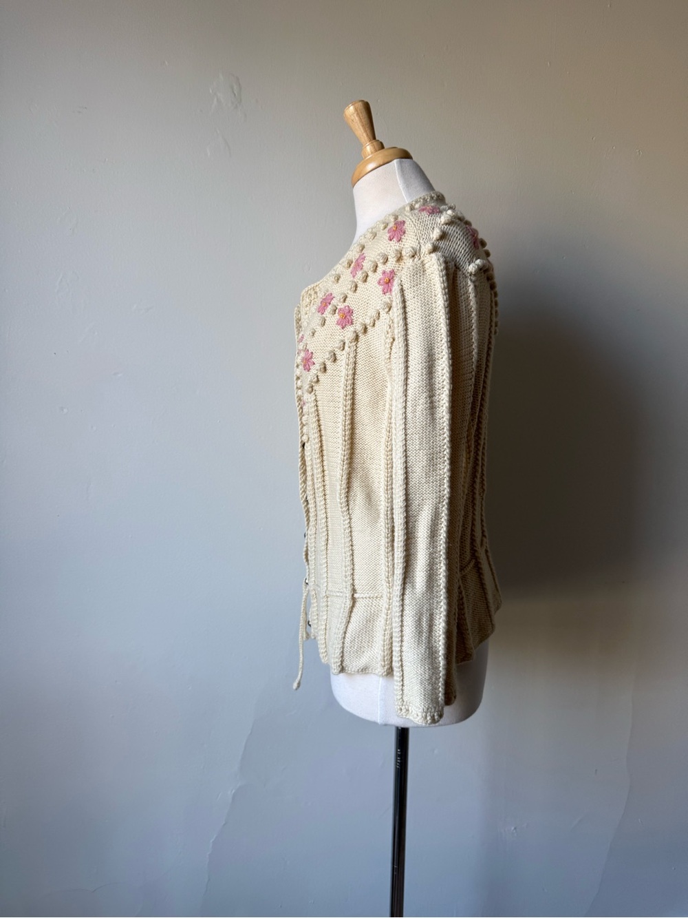 Vintage Hand Knit Floral Cardigan Sweater Cream Pink Cottagecore - Picture 3 of 6
